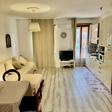 Lana Zona Terme Centro E Vicino A Igea